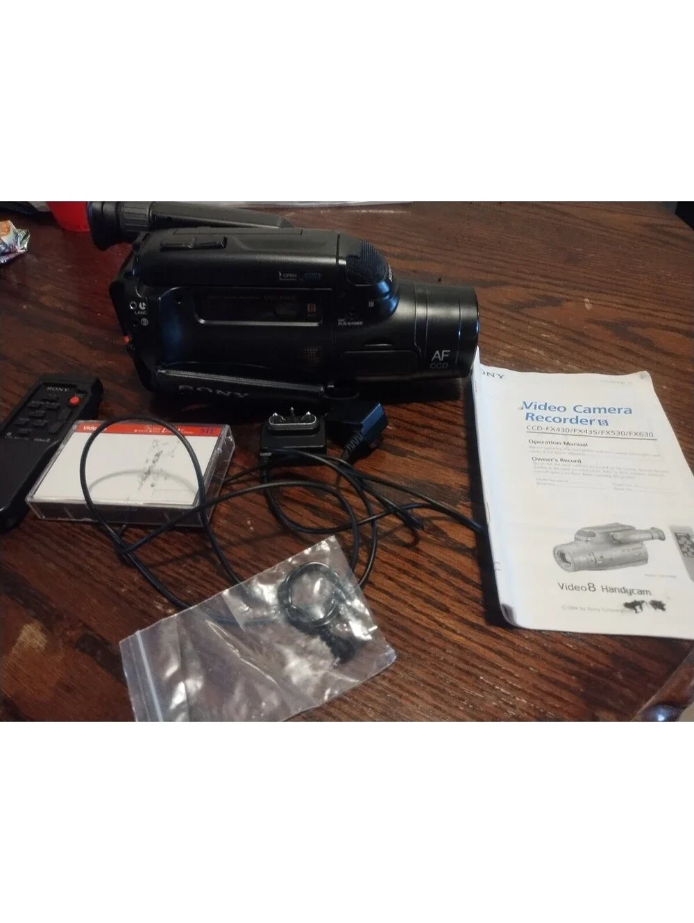 Sony Handycam CCD-FX435 Video8 8mm Camcorder powers on For Parts/Repair
